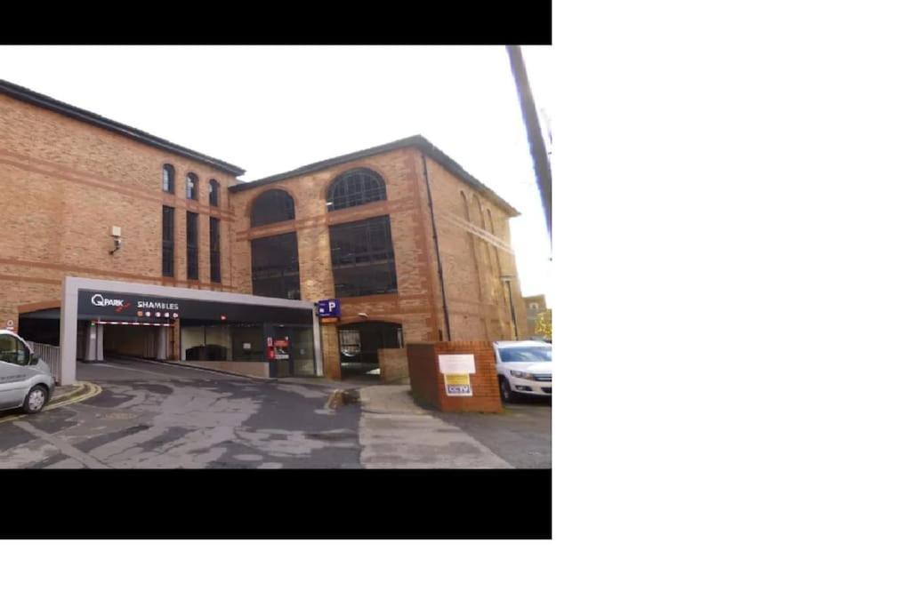 The Wesley Apartamento York Exterior foto